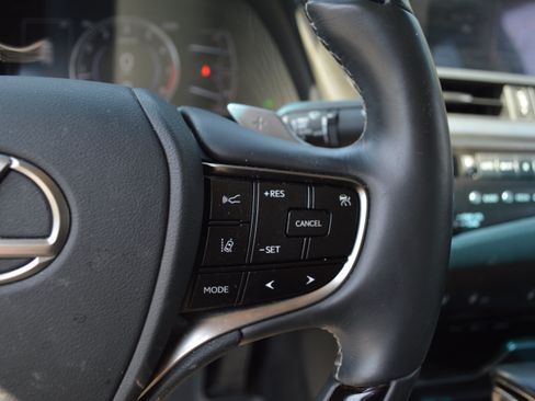 Used 2019 Lexus ES 350 w/ Premium Package FWD image 16