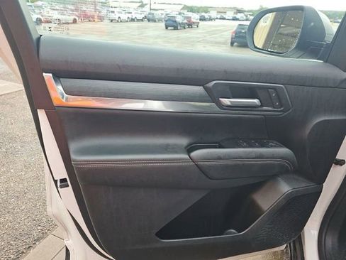 Used 2025 GMC Terrain Elevation AWD/4WD image 11