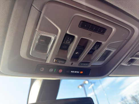 Used 2021 Chevrolet Silverado 1500 LT Trail Boss w/ LT Trail Boss Premium Package image 27