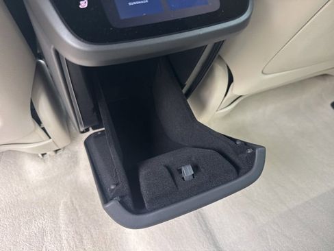 Used 2024 Lucid Air Touring image 34