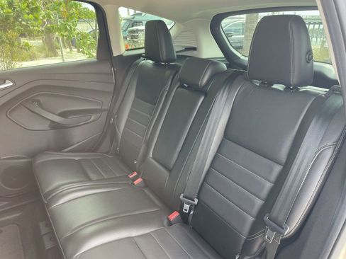 Used 2015 Ford C-MAX Energi SEL w/ Equipment Group 302A FWD image 11