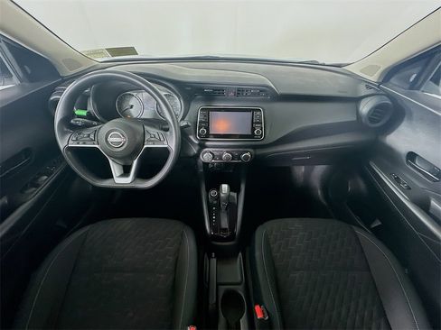 Used 2022 Nissan Kicks S image 10