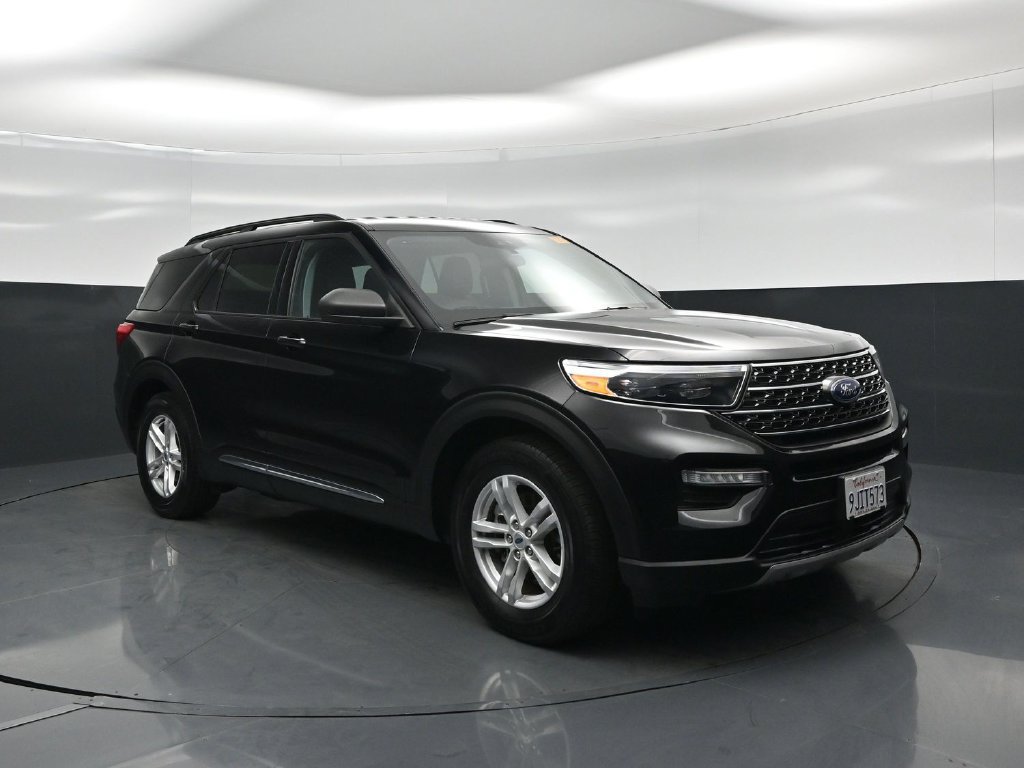 Certified 2023 Ford Explorer XLT w/ Equipment Group 202A RWD image 53
