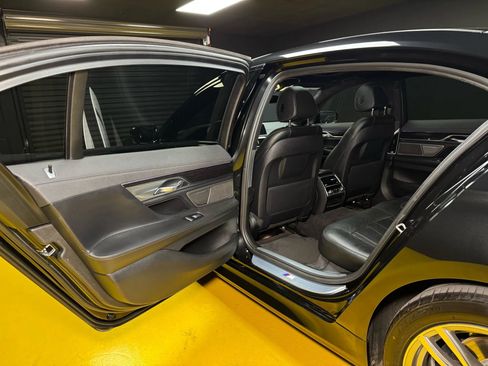 Used 2016 BMW 740i image 15