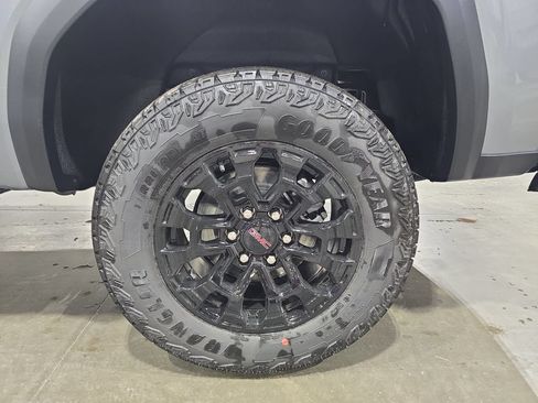 New 2026 GMC Canyon Elevation w/ Convenience Package RWD image 32