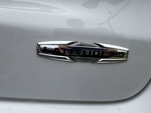 Used 2022 Jeep Compass Latitude AWD/4WD image 13