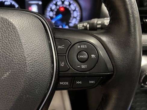 Used 2022 Toyota RAV4 XLE image 33