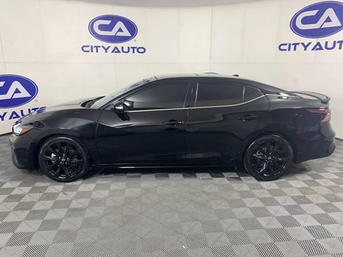 Used 2023 Nissan Maxima SR w/ Sport Mat Group FWD image 6
