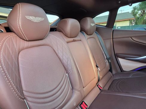 Used 2022 Aston Martin DBX image 28