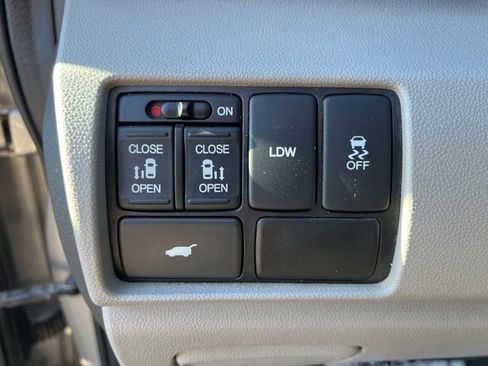 Used 2015 Honda Odyssey EX-L image 19