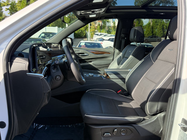 Used 2023 Cadillac Escalade Premium Luxury w/ LPO, Floor Liner Package AWD/4WD image 20