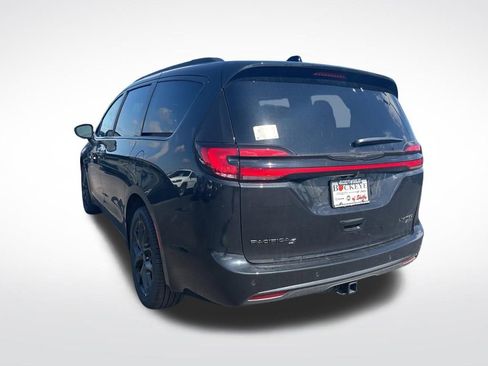 New 2026 Chrysler Pacifica Limited w/ S Appearance Package AWD/4WD image 7