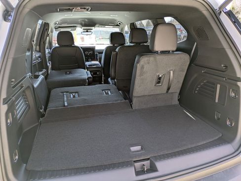 New 2026 GMC Acadia Elevation image 36