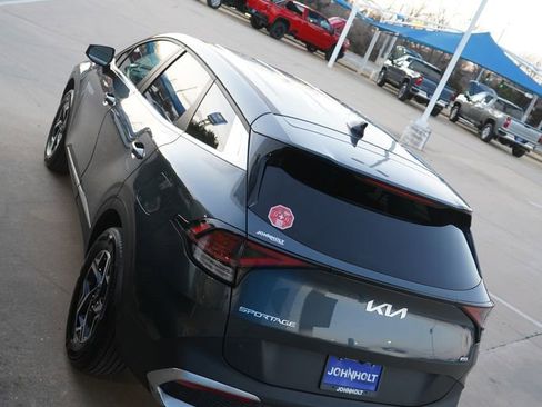 Used 2024 Kia Sportage LX image 11