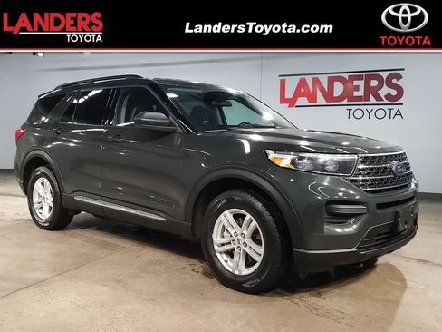 Used 2023 Ford Explorer XLT image 1