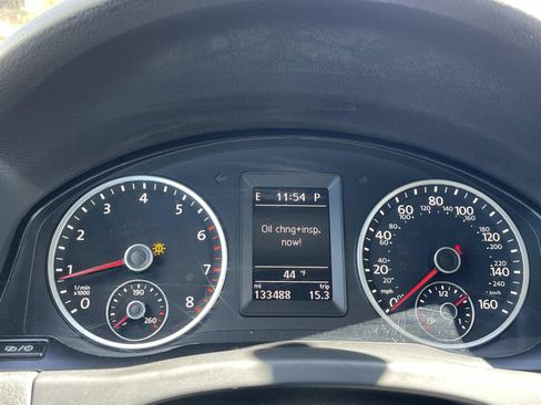 Used 2014 Volkswagen Tiguan S image 20