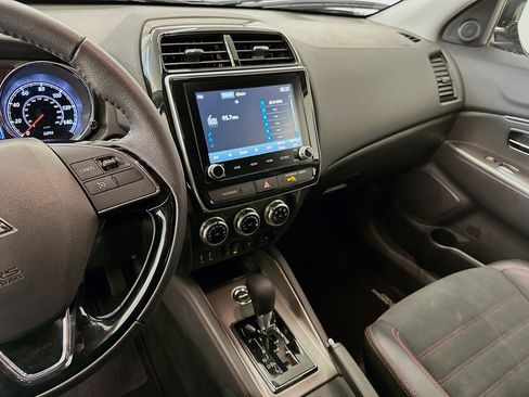 Used 2025 Mitsubishi Outlander Sport SE image 25