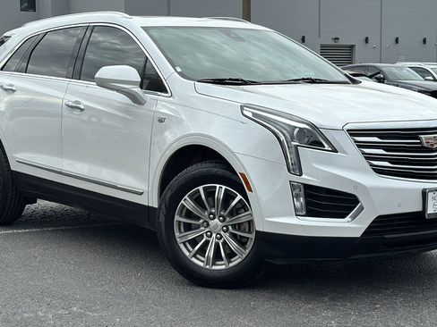 Used 2017 Cadillac XT5 Luxury w/ Driver Awareness Package image 2