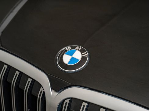 Used 2025 BMW X7 xDrive40i w/ M Sport Package AWD/4WD image 12