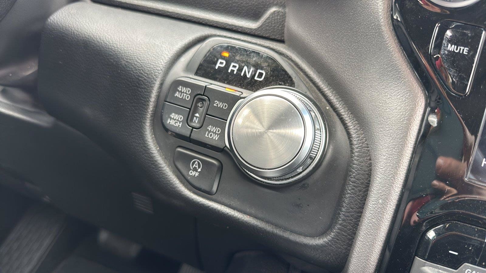 Used 2025 RAM 1500 Laramie w/ Sport Appearance Package AWD/4WD image 15