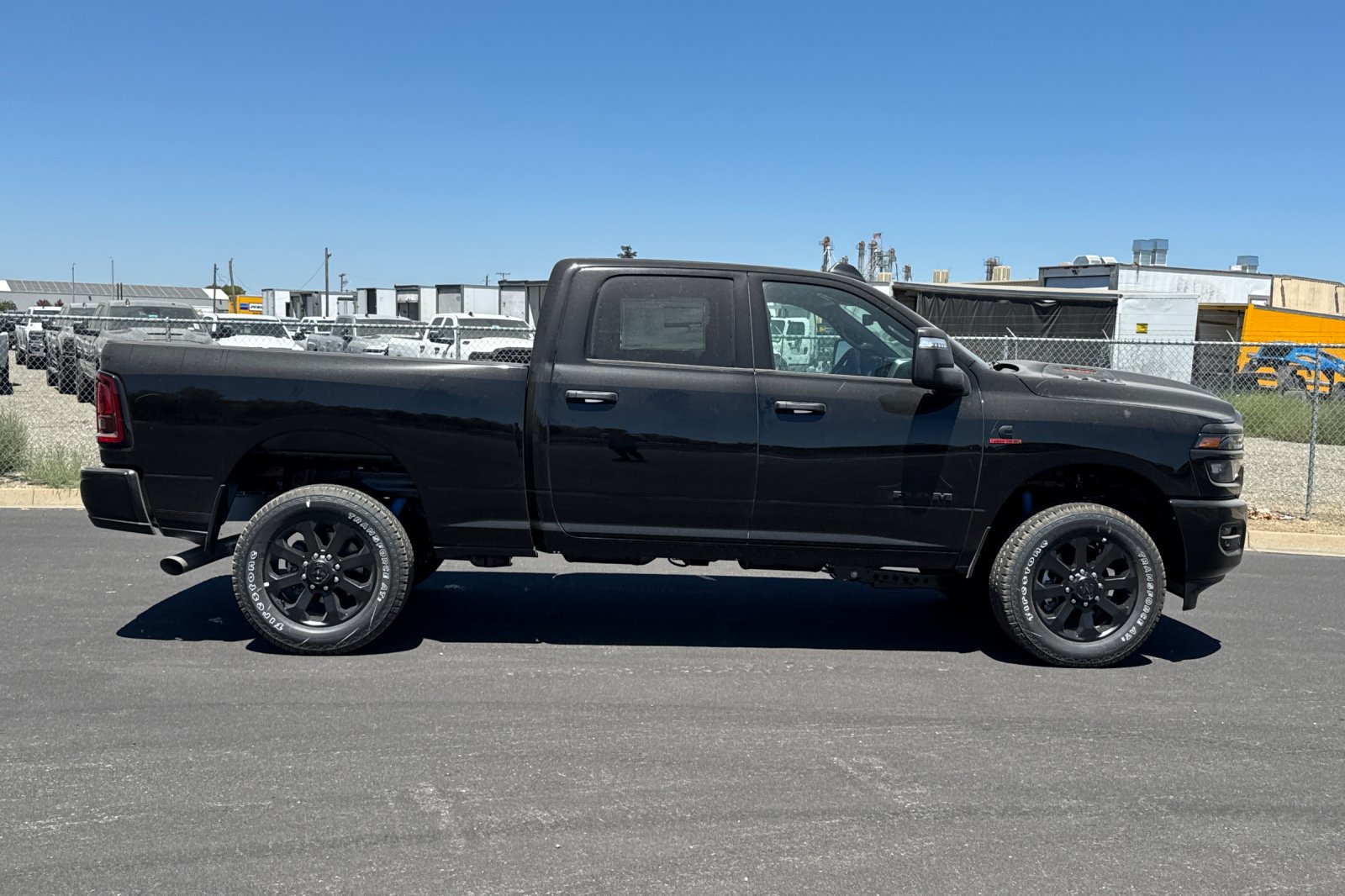 New 2026 RAM 2500 Big Horn AWD/4WD image 2