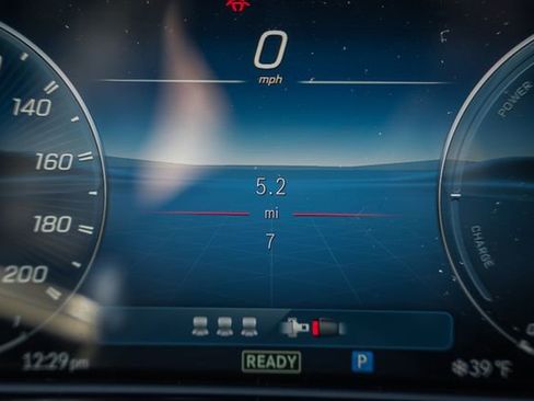 New 2026 Mercedes-Benz E 53 AMG e 4MATIC Sedan image 46
