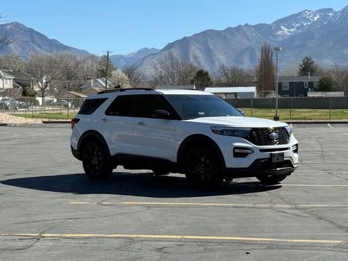 Used 2023 Ford Explorer ST w/ Equipment Group 401A image 3