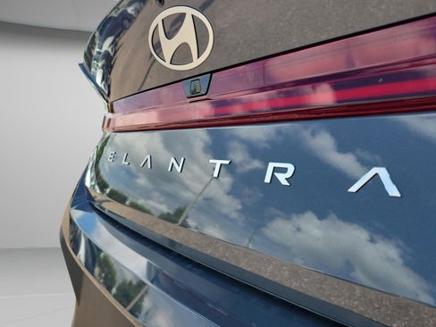 New 2025 Hyundai Elantra Blue image 6