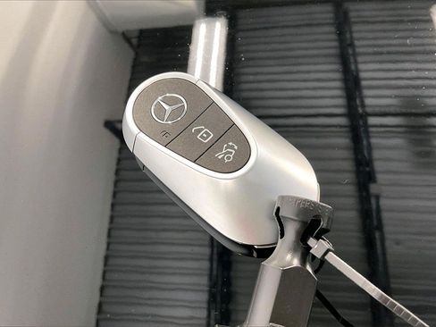 Used 2025 Mercedes-Benz E 350 4MATIC Sedan image 13