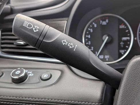 Used 2017 Buick LaCrosse Essence FWD image 25