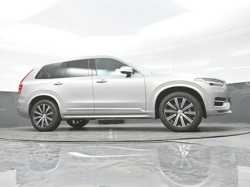 Used 2025 Volvo XC90 B5 Core AWD/4WD image 28