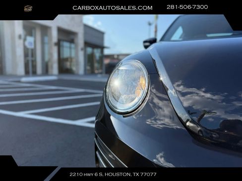 Used 2018 Volkswagen Beetle 2.0T SE FWD image 25