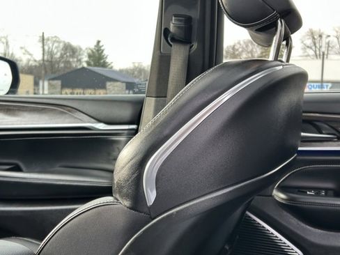 Used 2022 Jeep Grand Cherokee Overland w/ Adv Protech Group III image 28