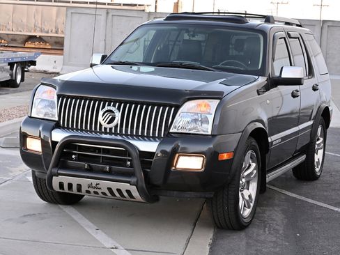 Used 2010 Mercury Mountaineer Premier image 3