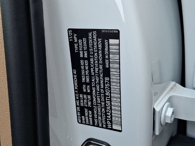Certified 2026 Porsche Macan AWD/4WD image 29
