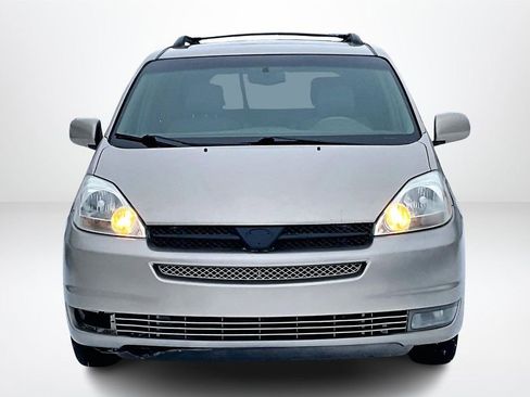 Used 2004 Toyota Sienna XLE image 2