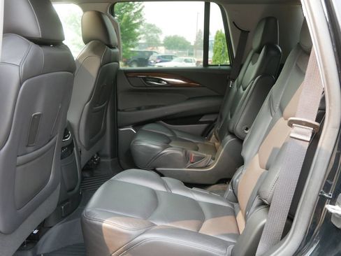 Used 2020 Cadillac Escalade Premium Luxury w/ Escalade Sport Edition AWD/4WD image 19