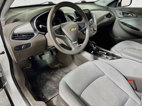 Used 2025 Chevrolet Malibu LT FWD image 7