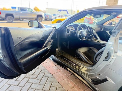 Used 2015 Chevrolet Corvette Z06 w/ 3LZ Preferred Equipment Group image 39