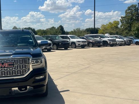 Used 2018 GMC Sierra 1500 Denali w/ Denali Ultimate Package AWD/4WD image 3