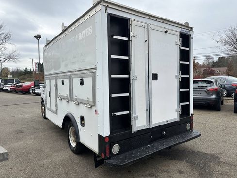 Used 2016 Ford E-350 and Econoline 350 Super Duty w/ Power Windows & Locks Group RWD image 5