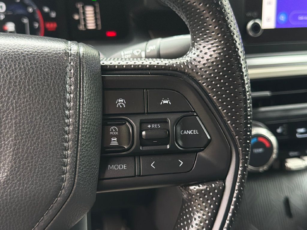 Used 2025 Toyota Tacoma SR5 AWD/4WD image 18