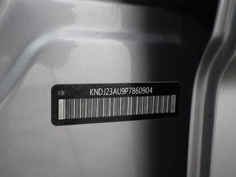 Used 2023 Kia Soul LX w/ Option Group 015 FWD image 41