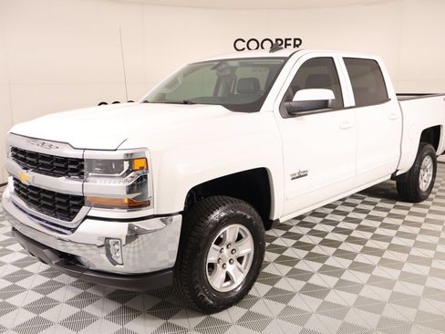 Used 2018 Chevrolet Silverado 1500 LT w/ Texas Edition AWD/4WD image 9