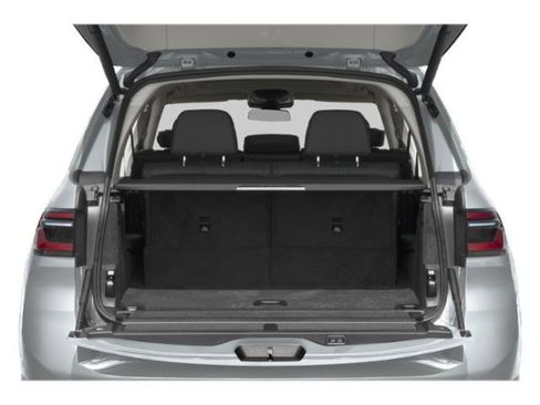 New 2026 BMW X7 M60i image 13