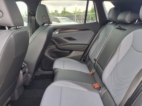 New 2026 Volkswagen Tiguan SE R-Line FWD image 10
