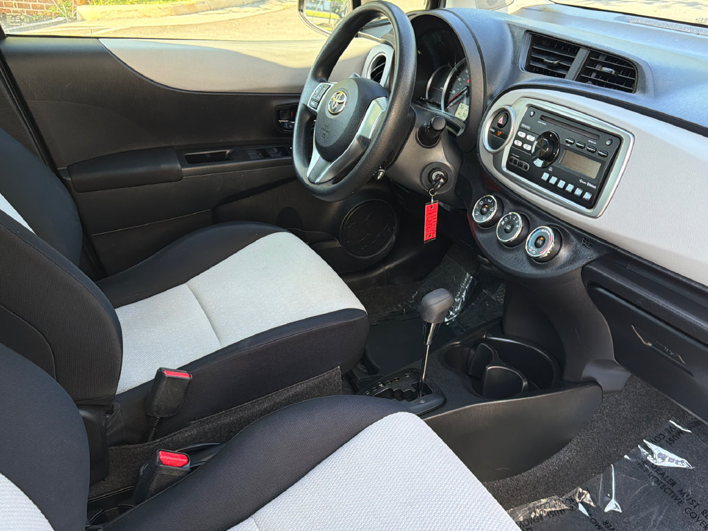 Used 2012 Toyota Yaris LE FWD image 8
