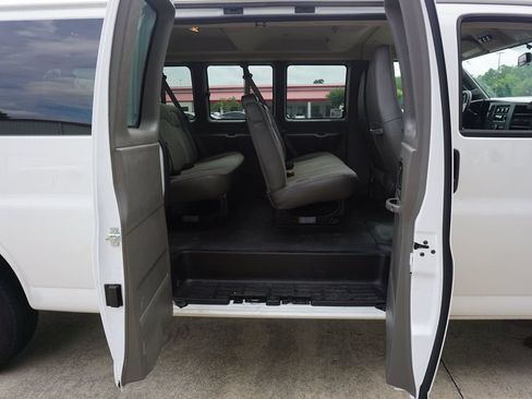 Used 2024 GMC Savana 3500 LS RWD image 11