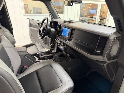 Used 2023 Ford Bronco Big Bend image 11