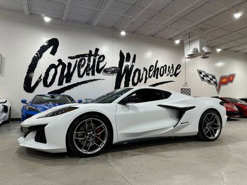 Used 2025 Chevrolet Corvette Z06 image 1